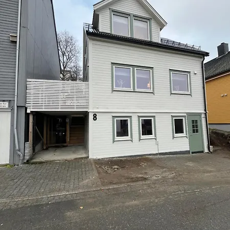 Apartment Modern Comfort In 1902 Wooden House, Center *
