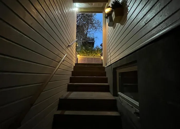 Modern Comfort In 1902 Wooden House, Center Апартаменты Тромсё